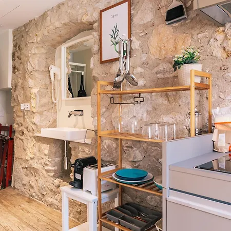 3 Cipres Apartment Girona